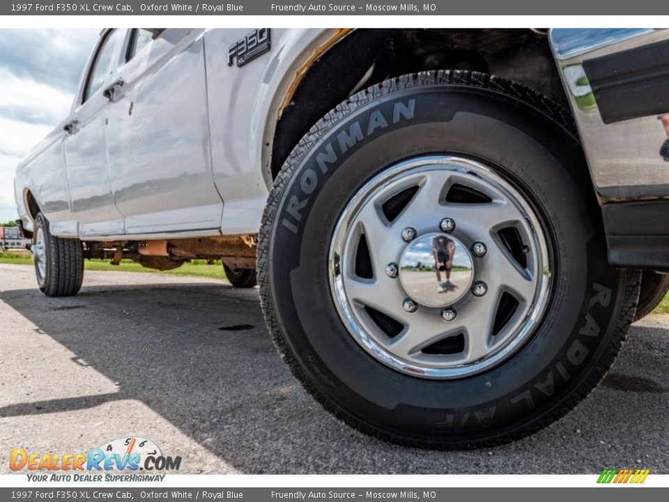 1997 Ford F350 XL Crew Cab Oxford White / Royal Blue Photo #2