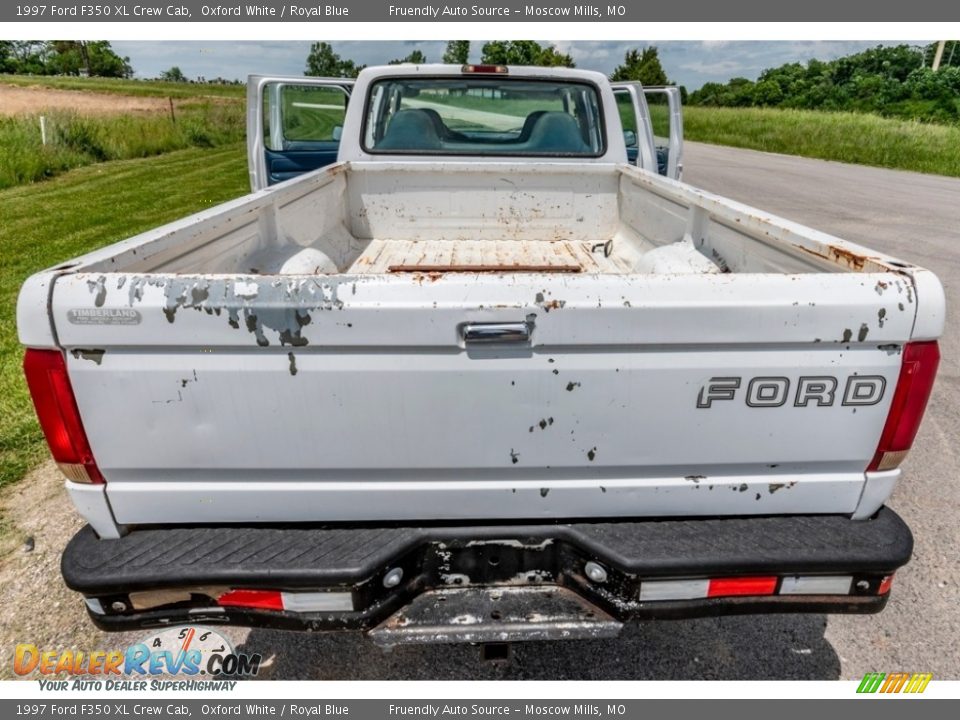 1997 Ford F350 XL Crew Cab Oxford White / Royal Blue Photo #25