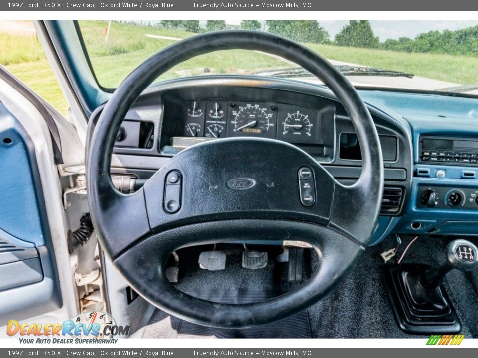 1997 Ford F350 XL Crew Cab Oxford White / Royal Blue Photo #35