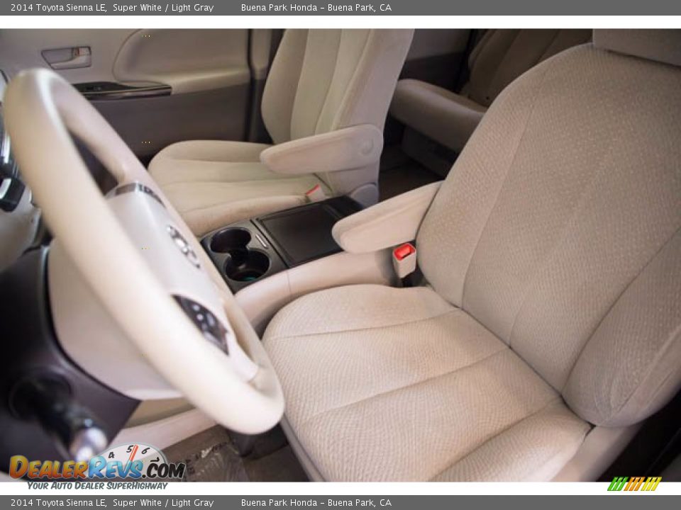 2014 Toyota Sienna LE Super White / Light Gray Photo #19