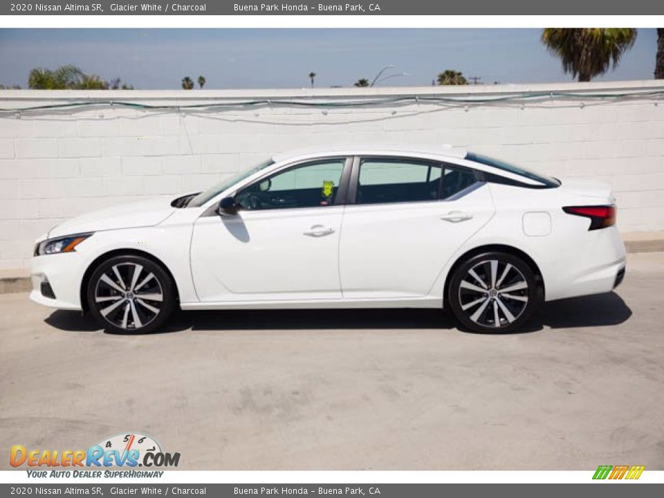 2020 Nissan Altima SR Glacier White / Charcoal Photo #8