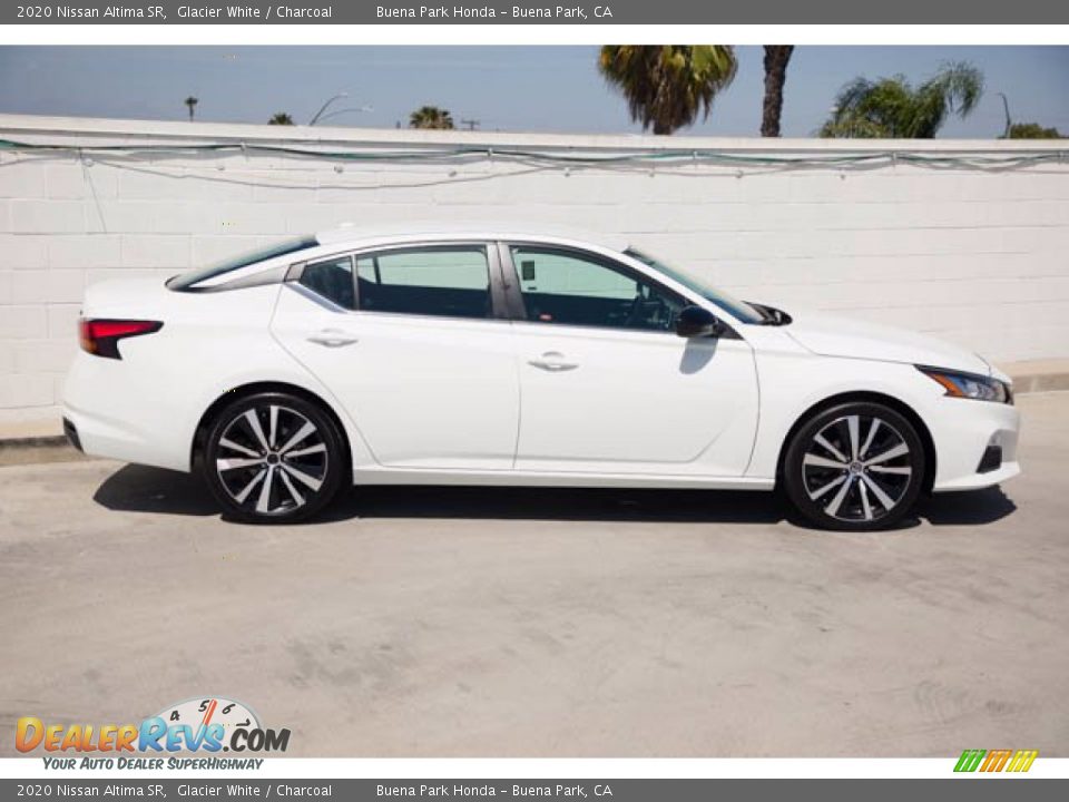 2020 Nissan Altima SR Glacier White / Charcoal Photo #12