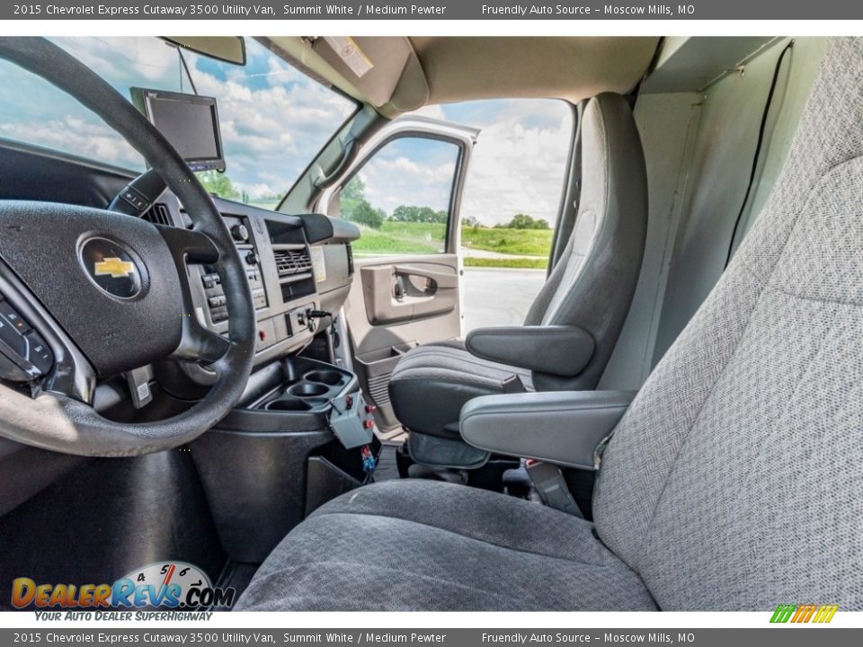 2015 Chevrolet Express Cutaway 3500 Utility Van Summit White / Medium Pewter Photo #18