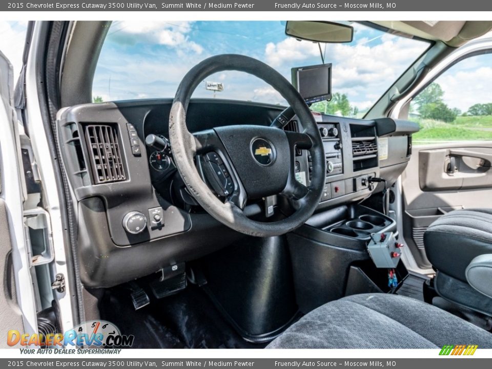 2015 Chevrolet Express Cutaway 3500 Utility Van Summit White / Medium Pewter Photo #19