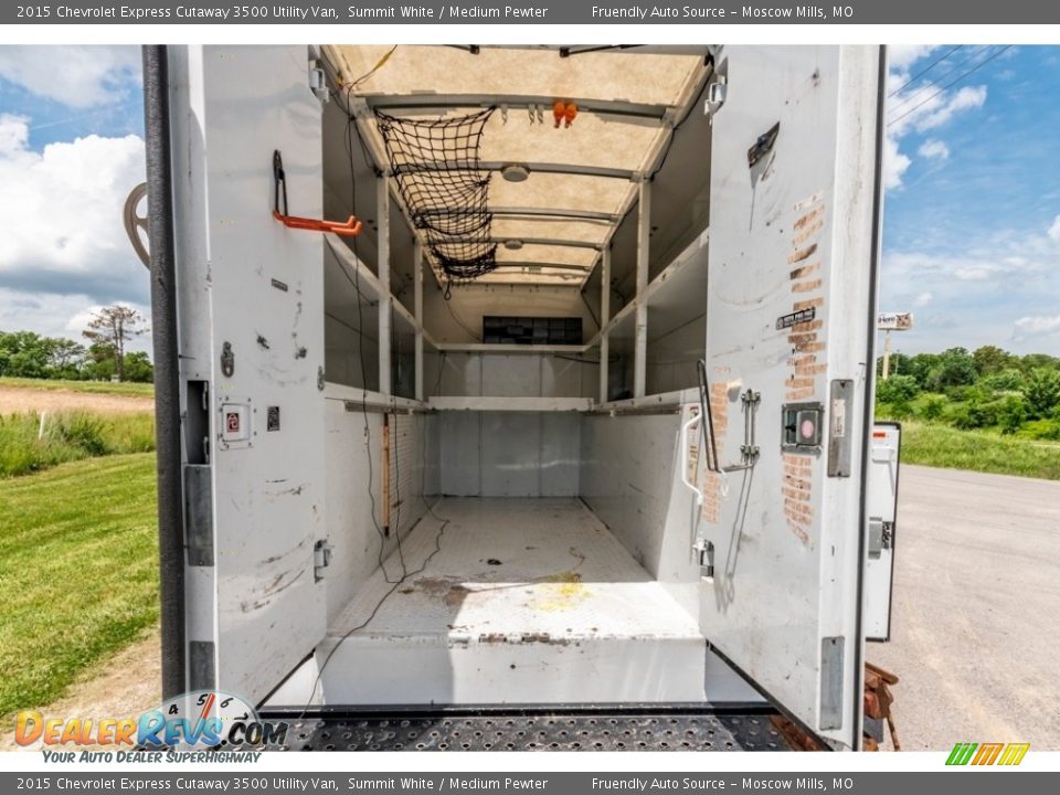 2015 Chevrolet Express Cutaway 3500 Utility Van Summit White / Medium Pewter Photo #25