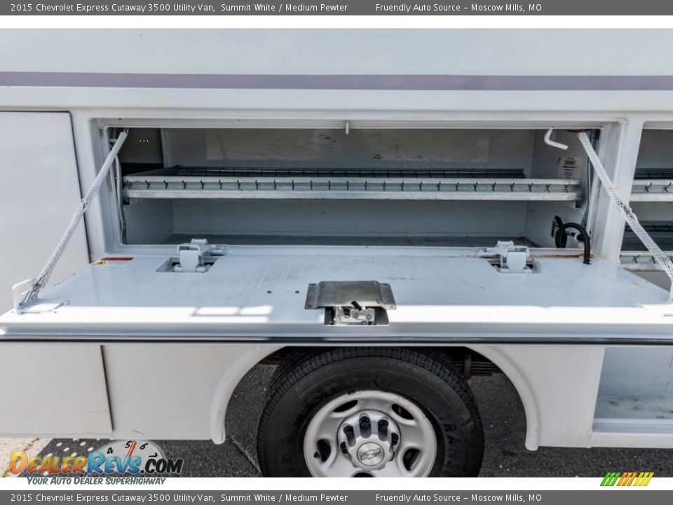 2015 Chevrolet Express Cutaway 3500 Utility Van Summit White / Medium Pewter Photo #31