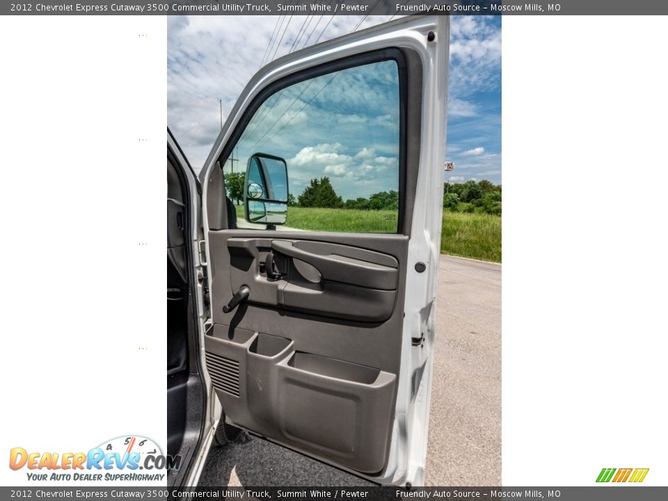 2012 Chevrolet Express Cutaway 3500 Commercial Utility Truck Summit White / Pewter Photo #32