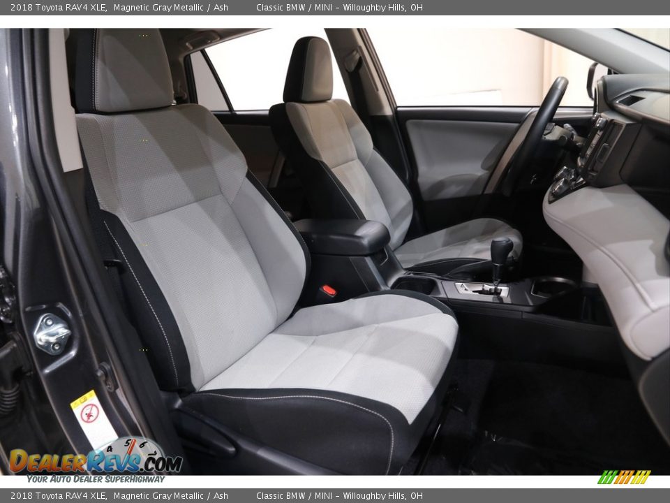 2018 Toyota RAV4 XLE Magnetic Gray Metallic / Ash Photo #13