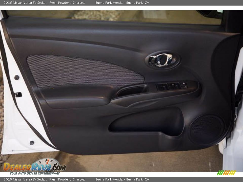 Door Panel of 2016 Nissan Versa SV Sedan Photo #26