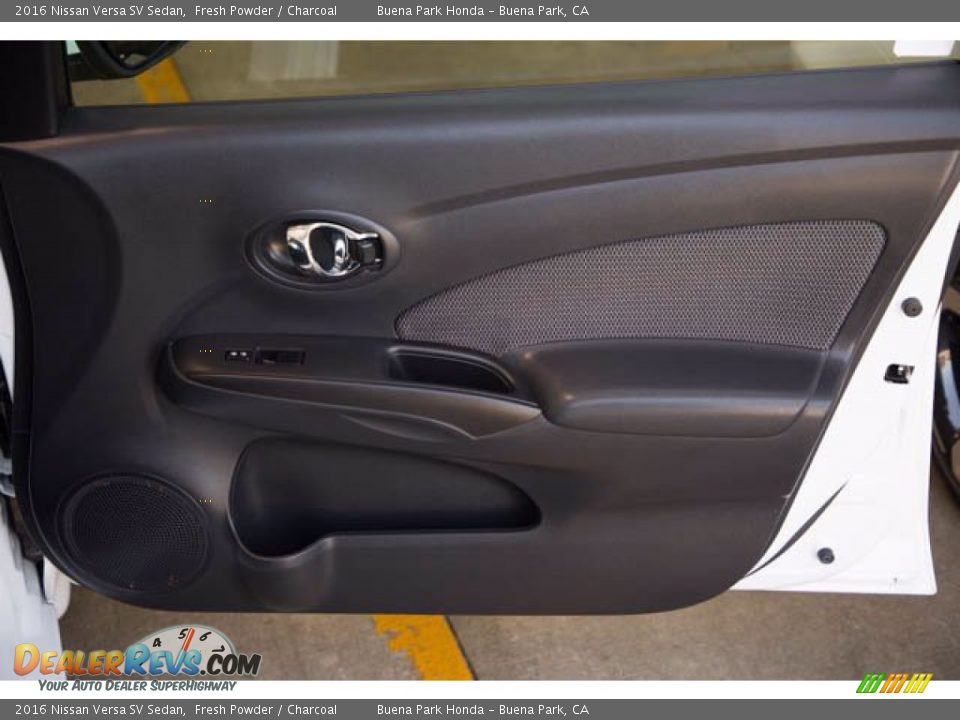 Door Panel of 2016 Nissan Versa SV Sedan Photo #30