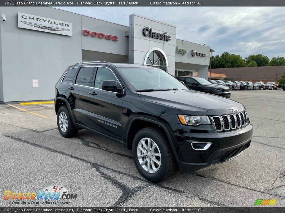 2021 Jeep Grand Cherokee Laredo 4x4 Diamond Black Crystal Pearl / Black Photo #1