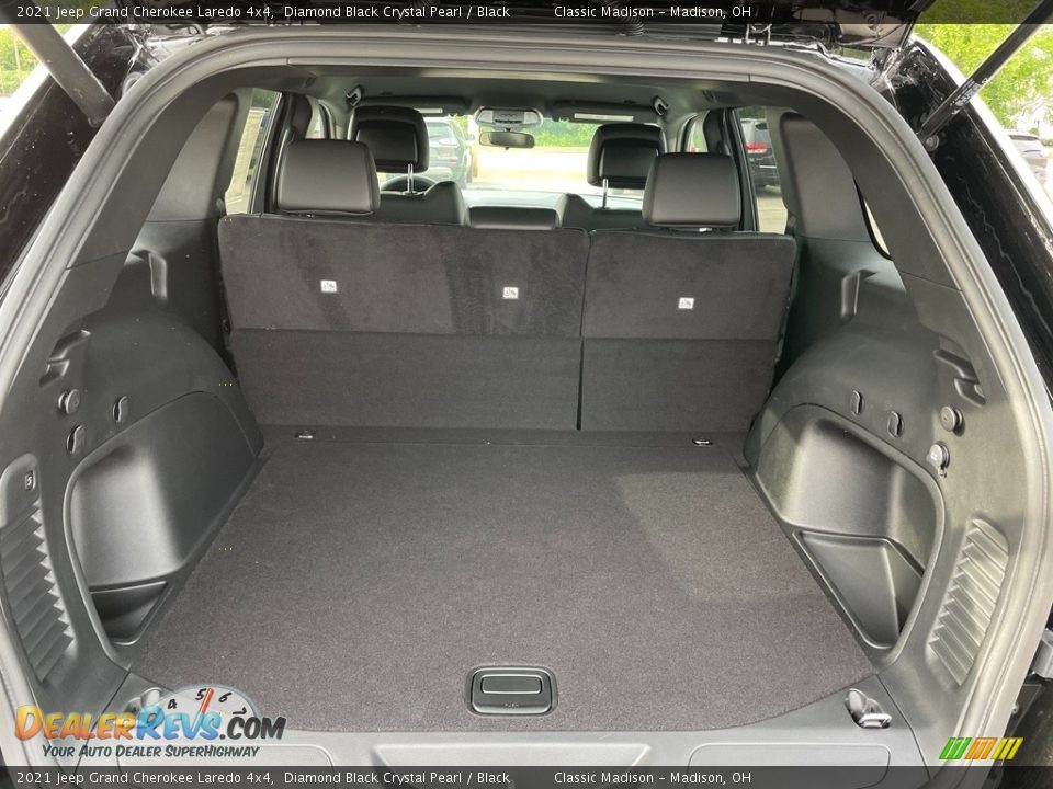 2021 Jeep Grand Cherokee Laredo 4x4 Diamond Black Crystal Pearl / Black Photo #5