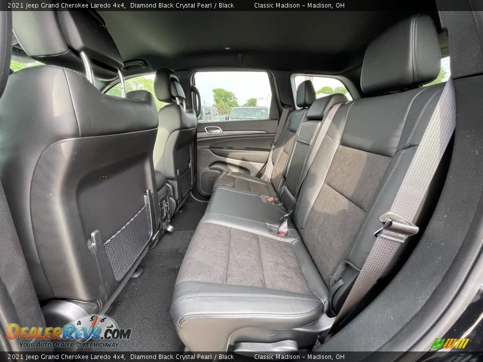 2021 Jeep Grand Cherokee Laredo 4x4 Diamond Black Crystal Pearl / Black Photo #8
