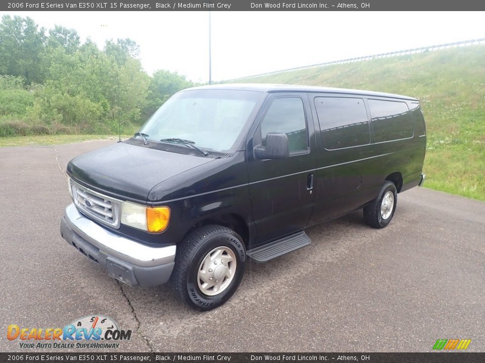 Front 3/4 View of 2006 Ford E Series Van E350 XLT 15 Passenger Photo #8