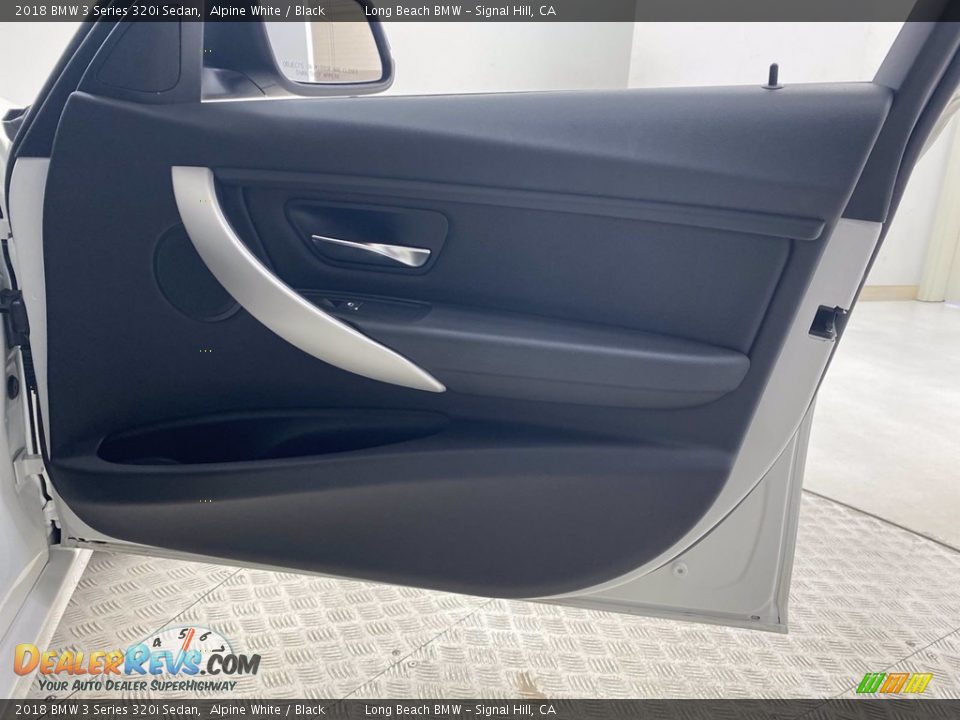 2018 BMW 3 Series 320i Sedan Alpine White / Black Photo #29