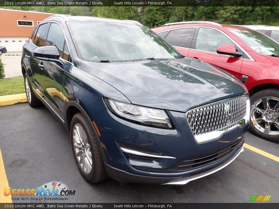 Front 3/4 View of 2019 Lincoln MKC AWD Photo #5