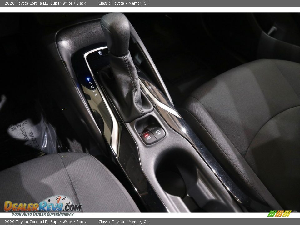 2020 Toyota Corolla LE Super White / Black Photo #12
