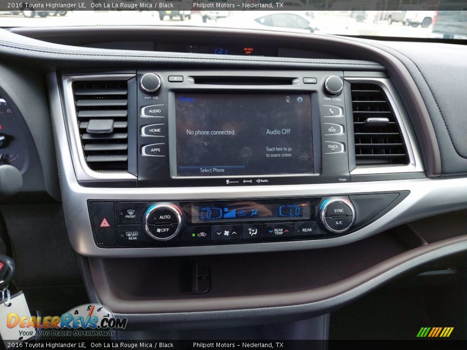 Controls of 2016 Toyota Highlander LE Photo #15