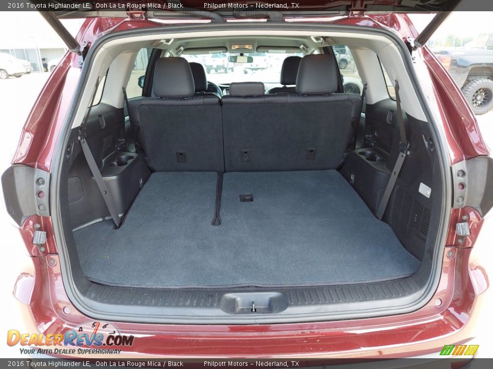 2016 Toyota Highlander LE Trunk Photo #24