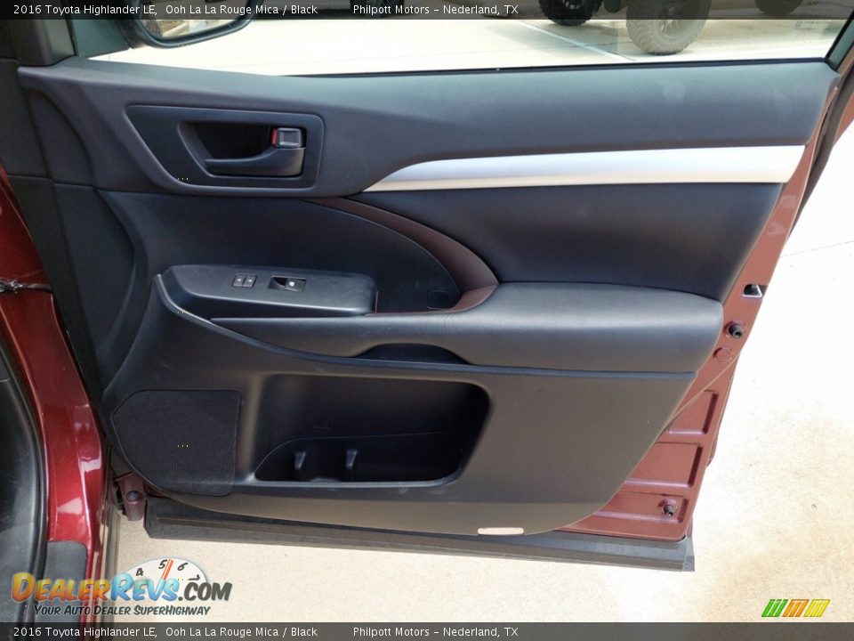 Door Panel of 2016 Toyota Highlander LE Photo #28