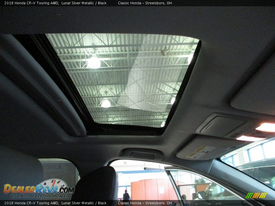 2018 Honda CR-V Touring AWD Lunar Silver Metallic / Black Photo #17