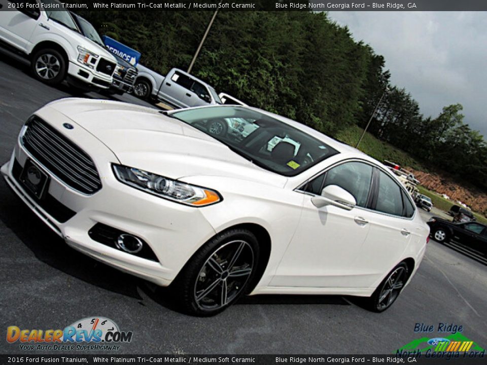 2016 Ford Fusion Titanium White Platinum Tri-Coat Metallic / Medium Soft Ceramic Photo #27