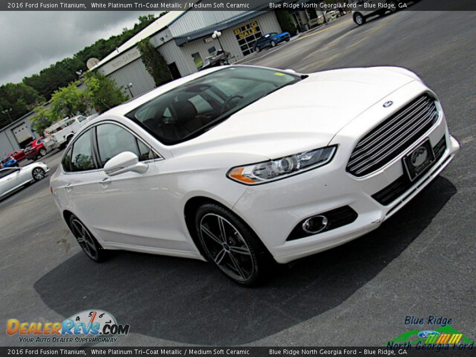 2016 Ford Fusion Titanium White Platinum Tri-Coat Metallic / Medium Soft Ceramic Photo #28