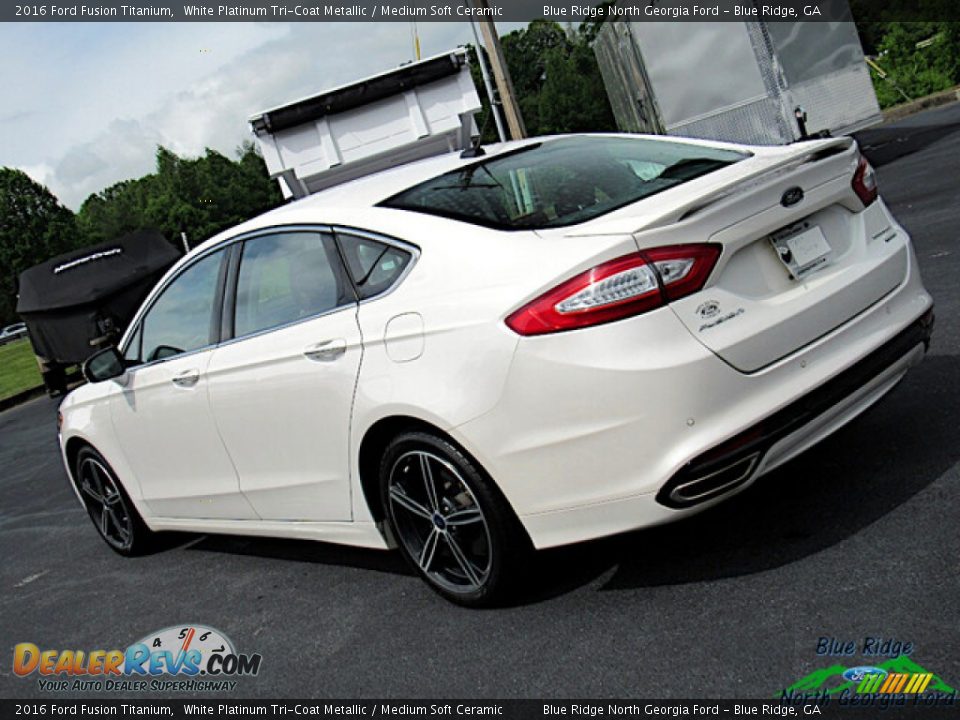 2016 Ford Fusion Titanium White Platinum Tri-Coat Metallic / Medium Soft Ceramic Photo #30