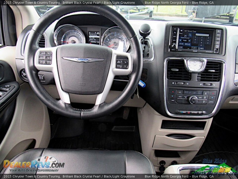 2015 Chrysler Town & Country Touring Brilliant Black Crystal Pearl / Black/Light Graystone Photo #17