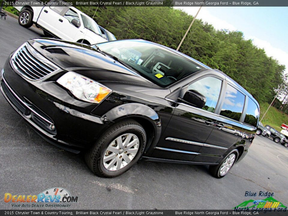 2015 Chrysler Town & Country Touring Brilliant Black Crystal Pearl / Black/Light Graystone Photo #27