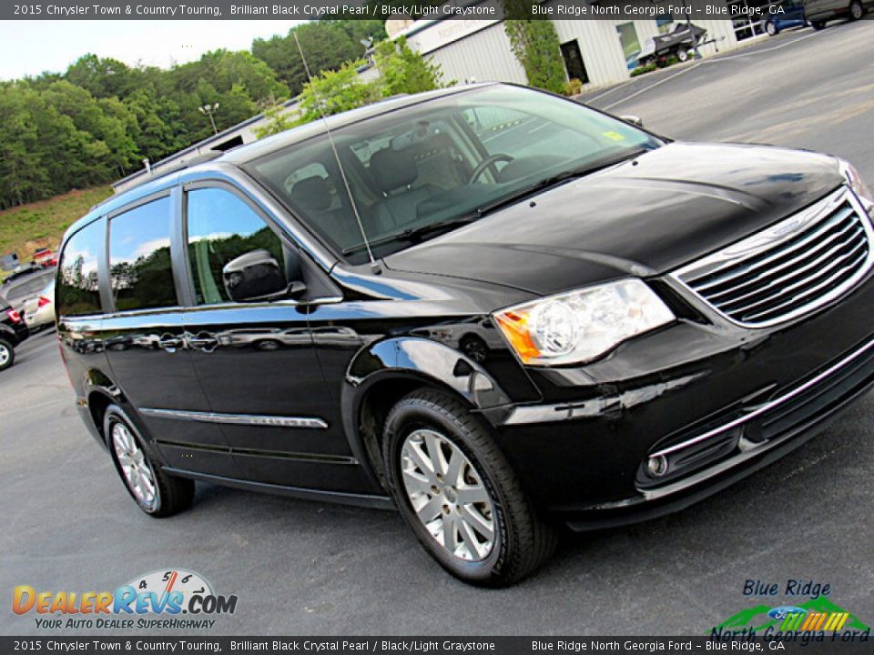 2015 Chrysler Town & Country Touring Brilliant Black Crystal Pearl / Black/Light Graystone Photo #28