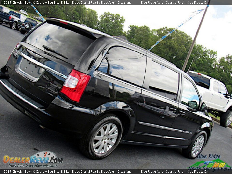 2015 Chrysler Town & Country Touring Brilliant Black Crystal Pearl / Black/Light Graystone Photo #29