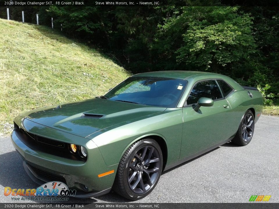 Front 3/4 View of 2020 Dodge Challenger SXT Photo #2