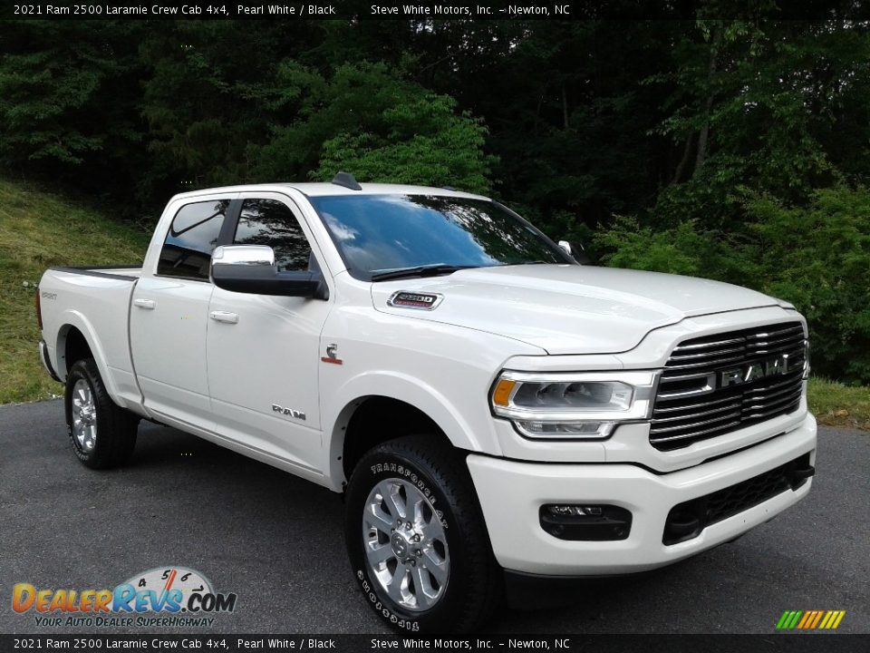 Front 3/4 View of 2021 Ram 2500 Laramie Crew Cab 4x4 Photo #4