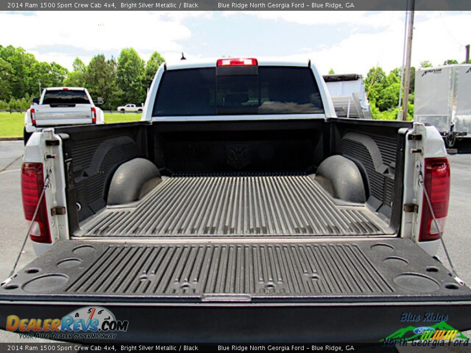 2014 Ram 1500 Sport Crew Cab 4x4 Bright Silver Metallic / Black Photo #10