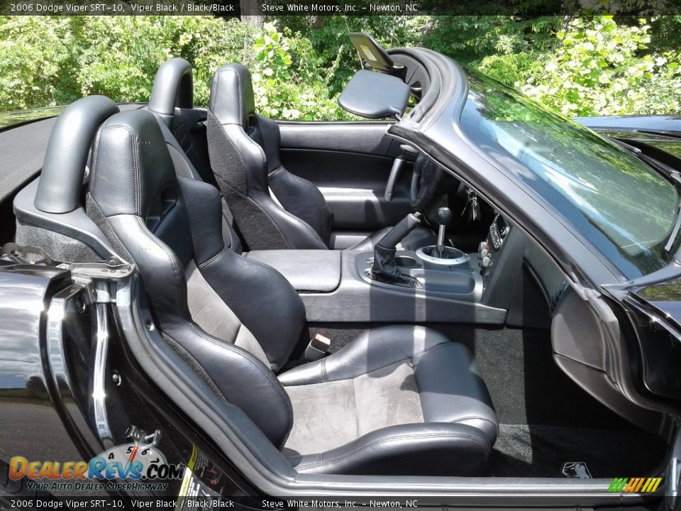 Front Seat of 2006 Dodge Viper SRT-10 Photo #18