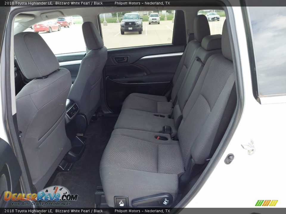 2018 Toyota Highlander LE Blizzard White Pearl / Black Photo #6
