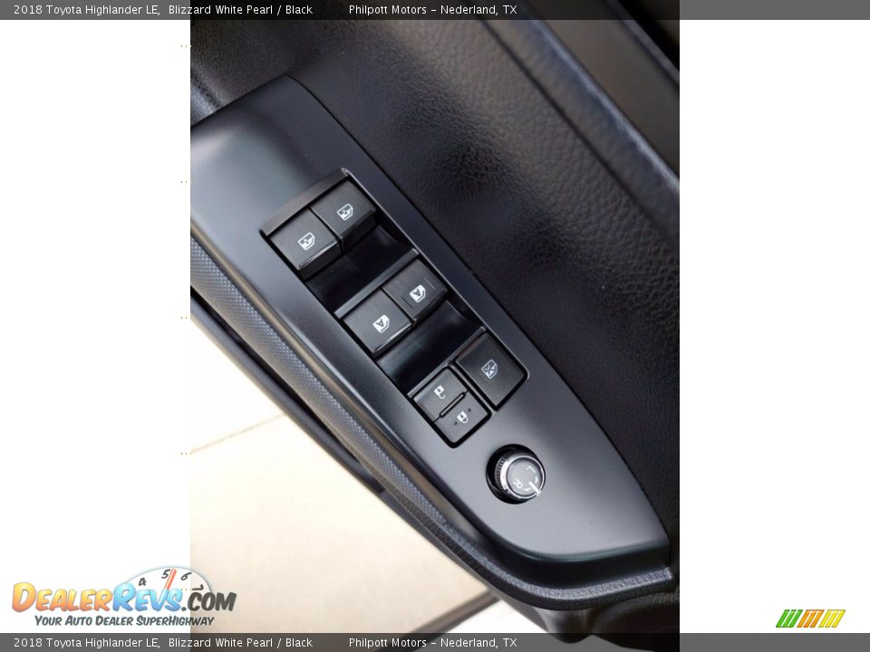 2018 Toyota Highlander LE Blizzard White Pearl / Black Photo #14