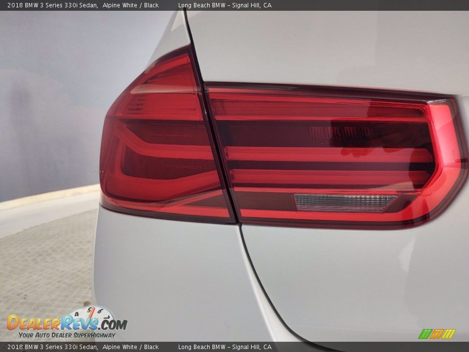 2018 BMW 3 Series 330i Sedan Alpine White / Black Photo #28