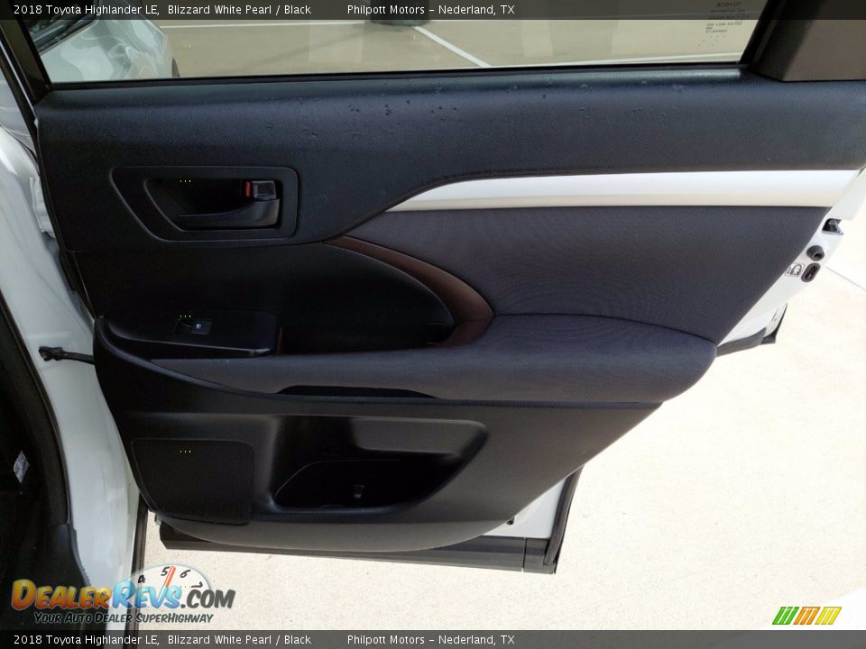 2018 Toyota Highlander LE Blizzard White Pearl / Black Photo #25