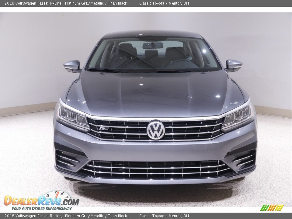 2018 Volkswagen Passat R-Line Platinum Gray Metallic / Titan Black Photo #2