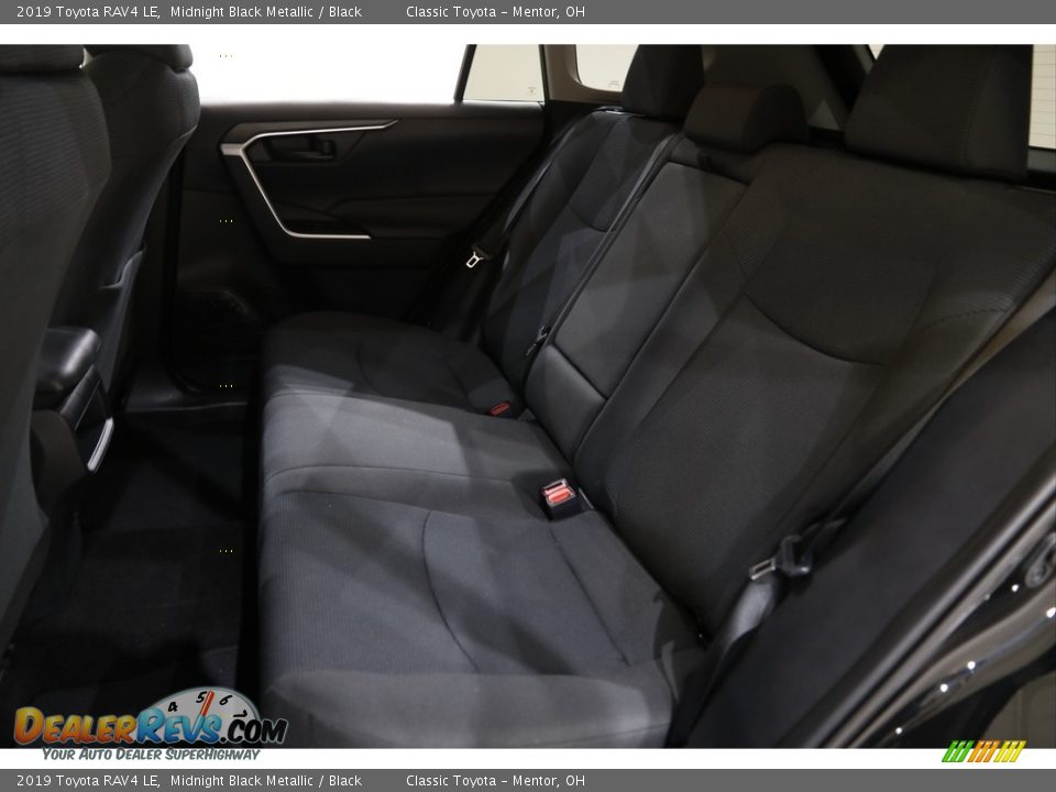 2019 Toyota RAV4 LE Midnight Black Metallic / Black Photo #16