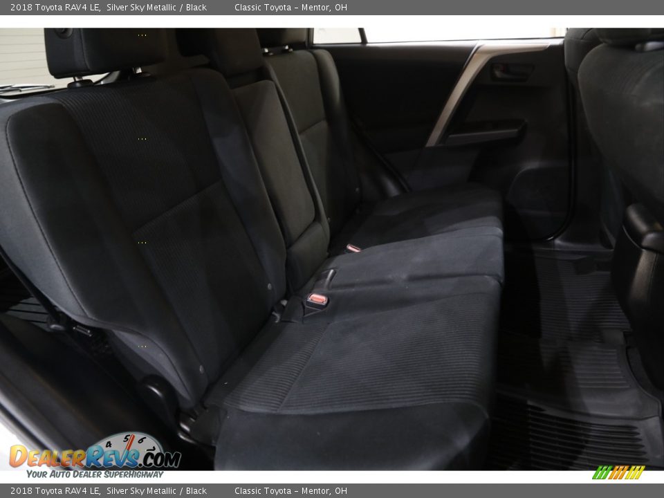 2018 Toyota RAV4 LE Silver Sky Metallic / Black Photo #13