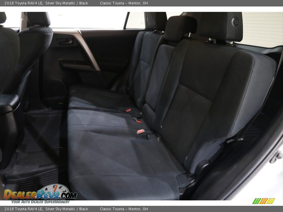 2018 Toyota RAV4 LE Silver Sky Metallic / Black Photo #14