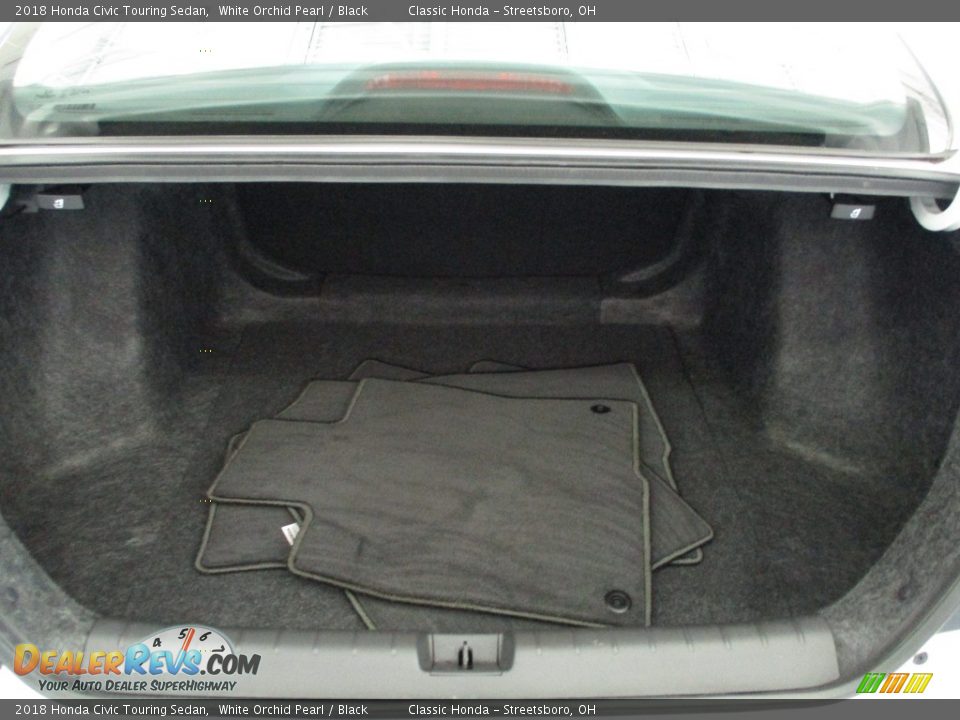 2018 Honda Civic Touring Sedan White Orchid Pearl / Black Photo #21