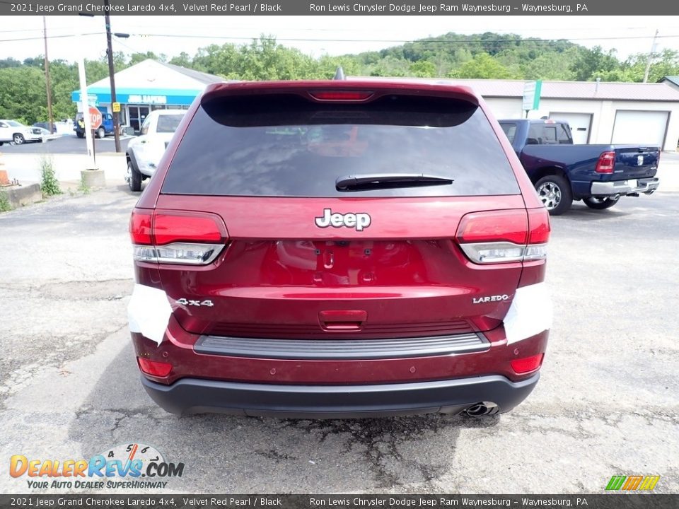 2021 Jeep Grand Cherokee Laredo 4x4 Velvet Red Pearl / Black Photo #4