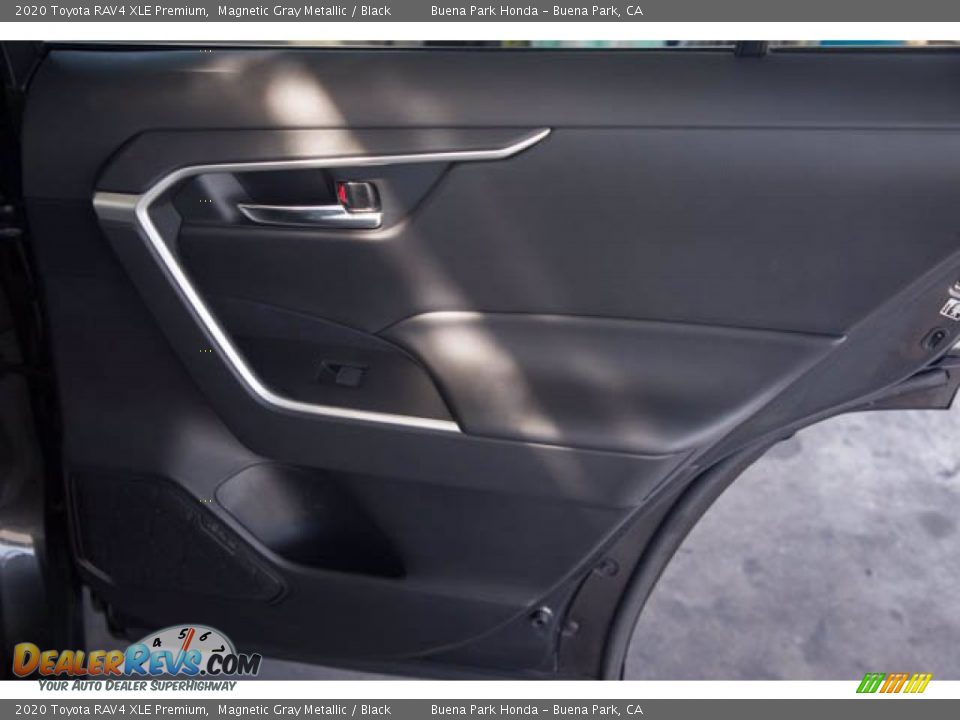 2020 Toyota RAV4 XLE Premium Magnetic Gray Metallic / Black Photo #32