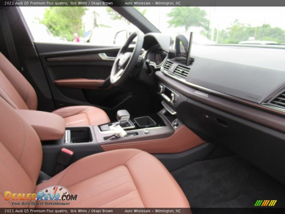 Front Seat of 2021 Audi Q5 Premium Plus quattro Photo #12