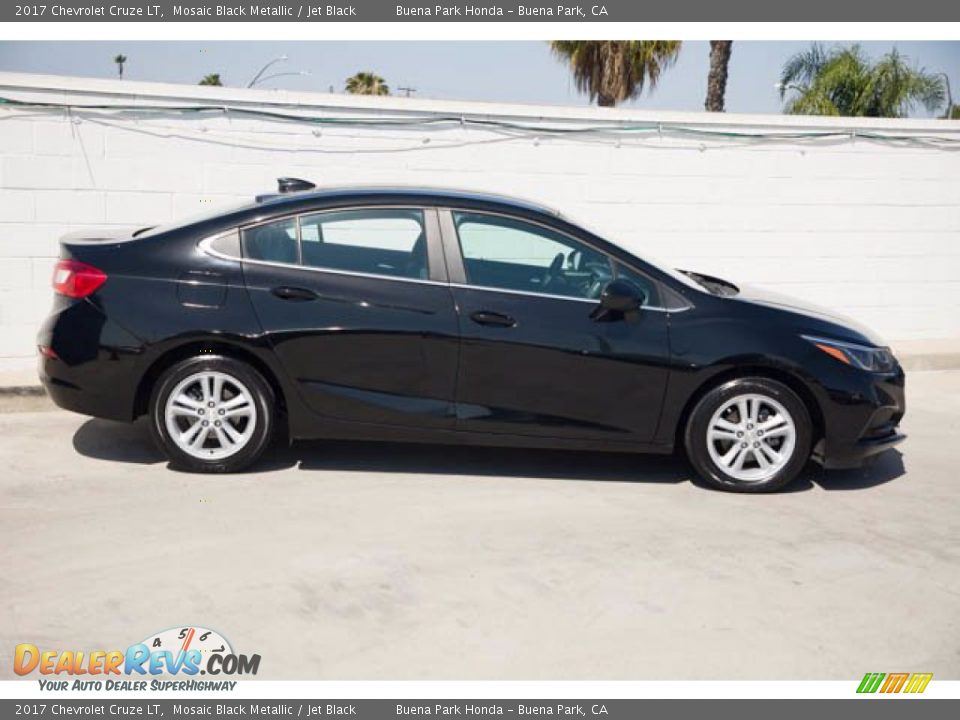 2017 Chevrolet Cruze LT Mosaic Black Metallic / Jet Black Photo #14