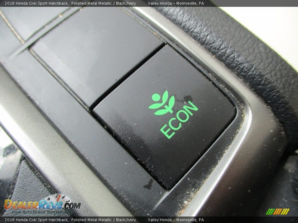 2018 Honda Civic Sport Hatchback Polished Metal Metallic / Black/Ivory Photo #16